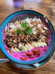 If you haven't yet discovered the wonders of pitaya (aka dragon fruit) this is a perfect way to start. Gorgeous Dragon Fruit Smoothie Bowl Bild Von Samadi Bali Canggu Tripadvisor