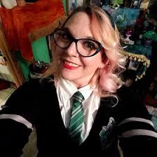 Dara White (ladydrow)