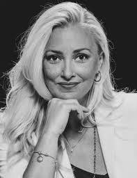 Lori Seabolt's Instagram, Twitter & Facebook