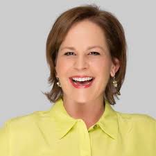 Rebecca Munn's Instagram, Twitter & Facebook