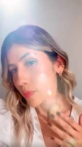 ✨ Cada mujer lleva una historia, y cada historia tiene el poder de  transformarse., 📩 Cata nos escribió con un deseo especial: transformar las  argollas de su matrimonio en algo nuevo. No quería soltar ...