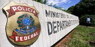 Otoni de paula argumenta que montagem fere a honra do presidente e pede a retirada da imagem. Sergio Reis E Deputado Otoni De Paula Sao Alvos De Operacao Da Pf Mt Noticias