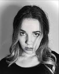 Hilary Whalen's Instagram, Twitter & Facebook