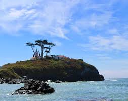 Discover the battery point lighthouse. Crescent City Ca Lighthouse High Tide Kelly Kirkendoll Kitchen Gone Rogue