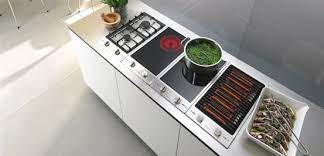 Sautéing, searing, melting, and frying over a gas burner and tilting the Miele Cooktop Options Include Induction Barbecue Grill Wok Salamander Gas And Tepan Yaki Miele Kitchen Outdoor Kitchen Appliances Kitchen Design