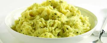 Pomme De Terre Et Celeri Puree Au Thermomix Une Delicieuse Recette Pour Accompagner Vos Plats Pour Toute La Famille Recettes De Cuisine Recette Celeri Recette