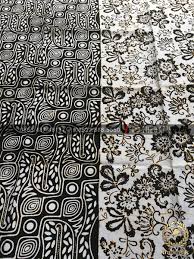 0878 6037 3056 (xl)kain batik sutra modern, kain merupakan ragam galeri tentang seni motif batik serta berbagai batik yang terbaik dan galeri dari hubungi : Jual Bahan Kain Baju Batik 2 Motif Parang Floral Hitam Putih Thebatik Co Id