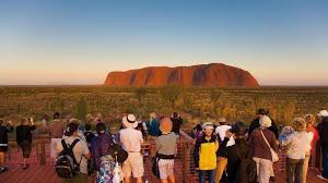 Uluru, also known as ayers rock and officially gazetted as uluru / ayers rock, is a large sandstone rock formation in the southern part of t. Suguhkan Batu Raksasa Di Australia Ini 5 Aktivitas Wisata Saat Pergi Ke Uluru Tribun Batam