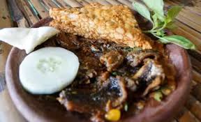 Sedangkan nasinya tinggal pilih mau nasi putih, nasi tiwul apa nasi jagung. Belut Bakar Rasa Spesial Ala Pedesaan Di Bojonegoro Kfm Pekalongan