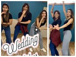 40, born 4 october 1980. Watch Mere Dad Ki Dulhan Actress Shweta Tiwari Shakes A Leg With Daughter Palak Tiwari