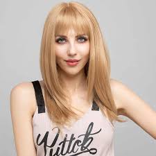 Strawberry blonde looks different from every angle, thanks to its golden quality that refracts light. Buy Soku Strawberry Blonde Synthetic Wig 20 Natural Straight Hair With Fringe Bangs Flawless Hairline Glueless Wigs For Women Girls Daily Use Fluffy Soft Hair Realistic Wigs Online In Turkey B088ys9qsf