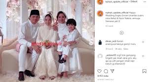 Ya, laudya cynthia bella dibuat kesal oleh suami nagita slavina lantaran meneleponnya saat sedang live di tv. Sah Mantan Suami Laudya Cynthia Bella Resmi Menikah Lagi