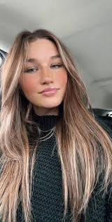 Alexandra Mertz's Instagram, Twitter & Facebook