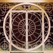 la porta 門 taipei gatesintaipei irongate taipeiscene iron gate wall clock clock