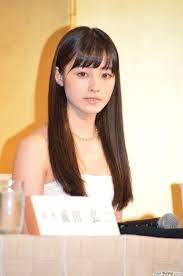 アイドルグループ rev from dvlの橋本環奈が23日 都内で行われた 角川映画40周年記念作品 セーラー服と機関銃 卒業 の製作発表会見に出席した セーラー服と機関銃 橋本環奈 機関銃