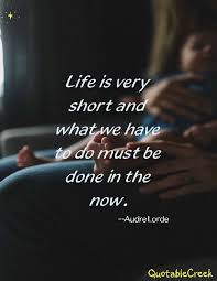 Life Is Short Seize It Spend It Enjoy It And Find Time To Share Little Moments Together With The Encouragement Quotes Uplifting Quotes Inspirational Quotes