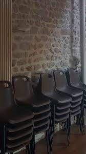 Acheter en ligne toutes les housses de chaise et galette pas cher pour votre salon, cuisine, salle à manger ou de mariage. Deco Chaise Coque Sans Housse Decoration Forum Mariages Net