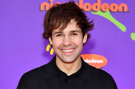 In todays moving vlog matt & i try out a new sandwhich spot in denver and take a bunch of photos for instagram before i get a little drunk and attempt to make the $100,000 david dobrik puzzle! Why Is Youtube Star David Dobrik Trending