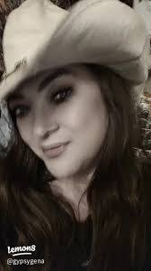 Jenny Dail's Instagram, Twitter & Facebook