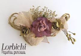 Clip Con Flor Mulberry En Rosa Palo Y Dorado Pistilos Paniculata Seca En Dorado Faria Y Cinta De Organza Tocados De Novia Cinta De Organza Tocados Para Nina
