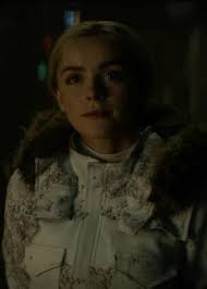 Só eu acho que a McKenna e a Kiernan Shipka são assustadoramente parecidas?  : r/Mckenna__Grace