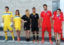 Get the latest gil vicente news, scores, stats, standings, rumors, and more from espn. Camisolas Macron Del Gil Vicente Fc 2013 2014 Todo Sobre Camisetas
