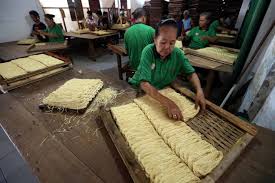 Назад · pabrik mie gringsing / mie ayam comal di 55 batang jawa tengah indonesia facebook : Foto Pabrik Mie Tradisional Bertahan Di Tengah Himpitan Produk Mie Instan