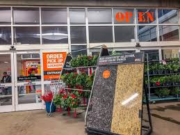 Houseplantshopping #plantshoppingbigboxstore #homedepotgardencenter now that big box stores like home depot are opening. Photos Comparing Lowe S And Home Depot Show Why Lowe S Is Better