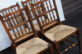 The simple but regal spin on a dining chair. Oak Spindle Back Dining Chairs 1930s Set Of 4 For Sale At Pamono