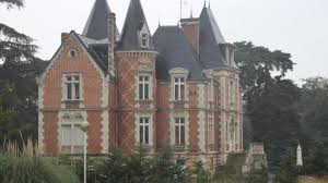 Achat vente location et gestion locative ! Sable Sur Sarthe Le Chateau De La Martiniere Est A Vendre Le Mans Maville Com