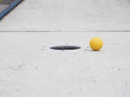 Résultat de recherche d'images pour "balle dans le trou"