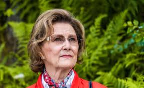 Dronning Sonja: Rebelsk dronning Sonja vekket oppsikt på Dior-show