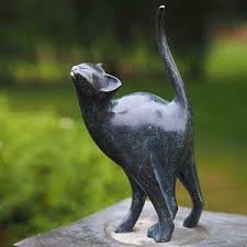 statue chat qui s etire en bronze h 30cm decoration jardin jardins jardin en beton