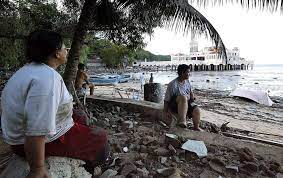 Gempa dan tsunami pulau ambon dan pulau seram tahun 1674. A Local Fisherman Inspects The Damages To His Belongings Tsunami Devastation In Malaysia Foto Astro Awani