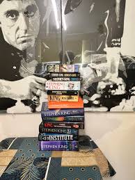 Are fake Stephen King Facebook accounts trying to scam users?