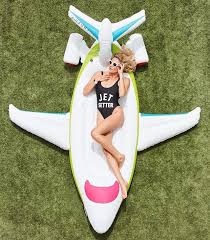 Welcome To The Jet Set Private Jet Float By Funboy Tatiller Yaz Resimleri Havuz