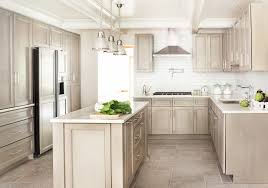 Aşırı neme, ışığa veya sıcağa dayanabilirler. Groutless Tile Backsplash Kitchen Traditional With Floral Throw Pillows Ice Tools And Buckets