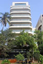 Aamir Khan When Aamir S Pali Hill Home Went Under Renovation The Actor Moved Into A Rented Sea Facing F Celebrity Houses Expensive Houses Hotel Architecture