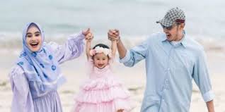 Raffi ahmad kepergok ciuman dengan kartika putri, gigi marah!! Pulang Fashion Show Kartika Putri Dicecar Suami Dream Co Id