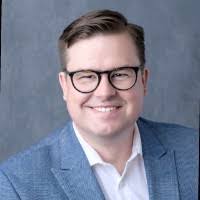 Elizabeth Lamprecht's Instagram, Twitter & Facebook