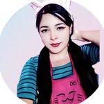 Elisa Rebollar's Instagram, Twitter & Facebook