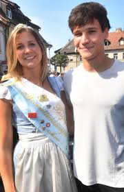 Der kleine drache tabaluga (wincent weiss) lebt mit seinem besten freund, dem glückskäfer bully (michael bully herbig), und seinem ziehvater, dem raben kolk (rufus beck), im idyllischen grünland. 1100 Radler In Baiersdorf Mit Begeisterung Empfangen Baiersdorf Nordbayern De