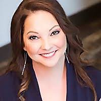 Stacey Lund's Instagram, Twitter & Facebook