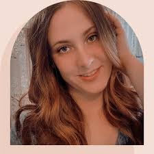 Tara Burrows's Instagram, Twitter & Facebook