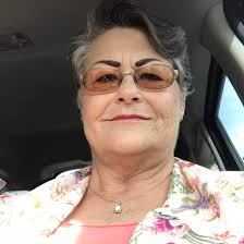 Who can groom my bulldog in Bowie Texas?