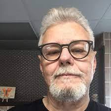 Glen Perryman's Instagram, Twitter & Facebook