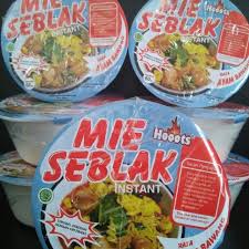 Seblak merupakan olahan kerupuk udang yang disiram air panas hingga basah. Seblak Nampol Palembang Home Facebook