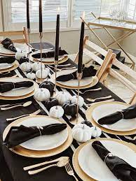 Seen mostly on wooden tables, lace table runners exude romance and can be paired with almost any table decor. 50 Easy Thanksgiving Decorations Cute And Simple Decor Ideas For Thanksgiving 2020