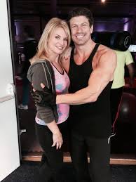 Zij heeft daardoor een goed inzicht kunnen opbouwen in. Pernille La Lau On Twitter Working Out With Actor Paul Logan Rtlkoffietijd Boulevardrtl Http T Co Zwqlt94gov