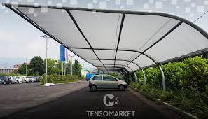 Vuoi creare un parcheggio riparato contro un portante del tuo stabile o del tuo capannone aziendale? Coperture Ombreggianti Per Parcheggi Riparare L Auto Dal Sole